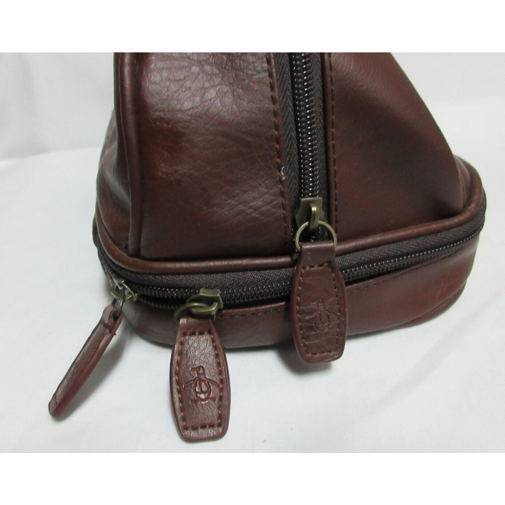 Penguin by Munsingwear Toiletries Travel Bag in Faux Leather Brown Side Handle - Picture 4 of 6